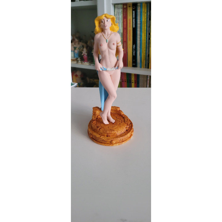 Figurine Sexy Style Falbala fait un Strip Tease Asterix 21 cm en resine