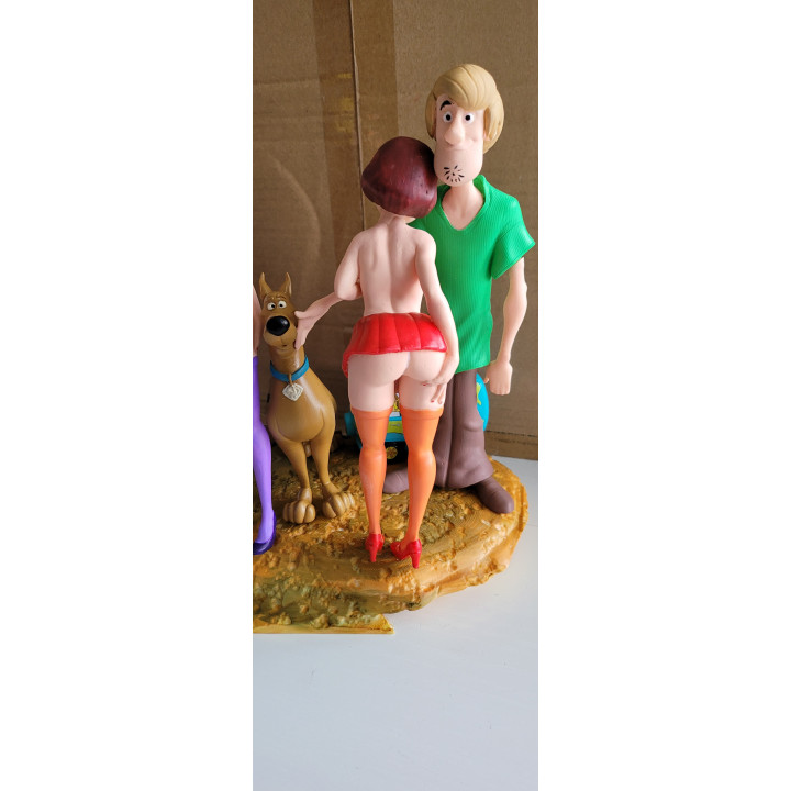 Figurines Sexy Scoody-doo Daphné Velma Fred Sammy 17 CM Résine