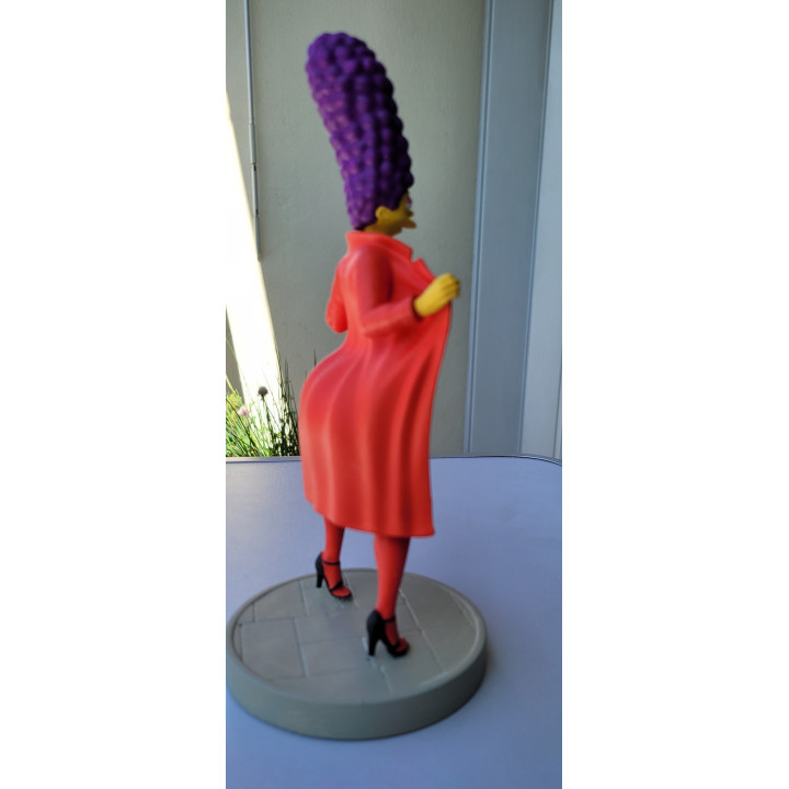 Figurine Sexy Style Marge Simpson Exhibitioniste 22 cm Resine