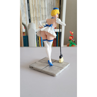 Figurine Sexy Style Natacha Fait le ménage 19cm Walthery Résine