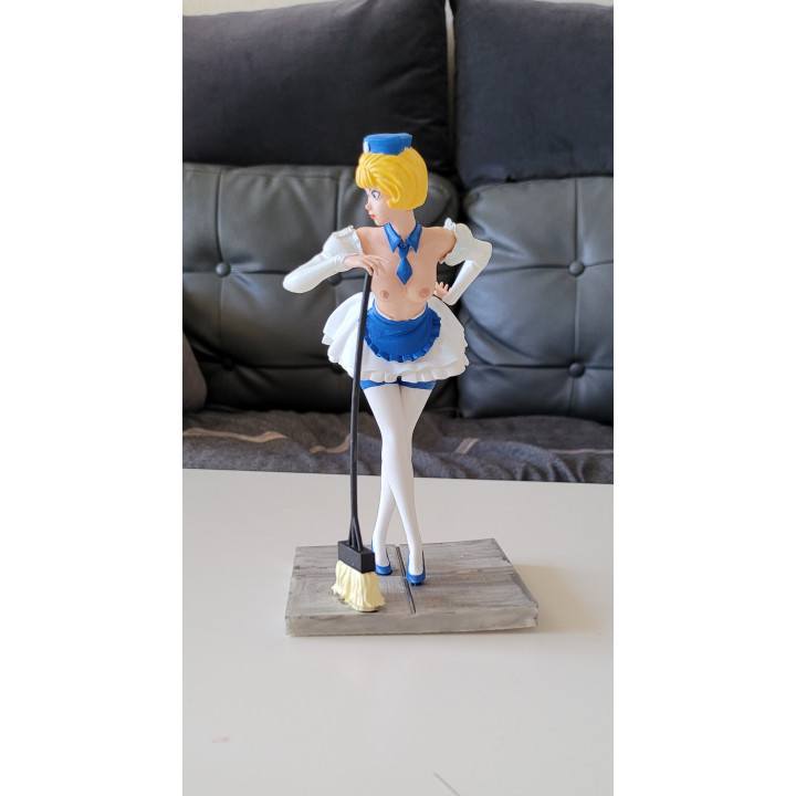 Figurine Sexy Style Natacha Fait le ménage 19cm Walthery Résine