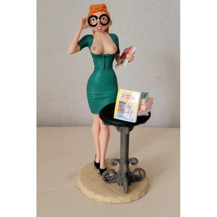 Figurine Sexy Style Mademoiselle Jeanne Secrétaire en robe verte Gaston Lagaffe 19 cm