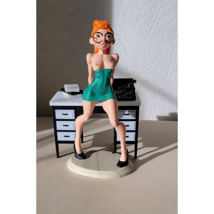 Figurine Sexy Style Mademoiselle Jeanne au Bureau Gaston Lagaffe 17 cm