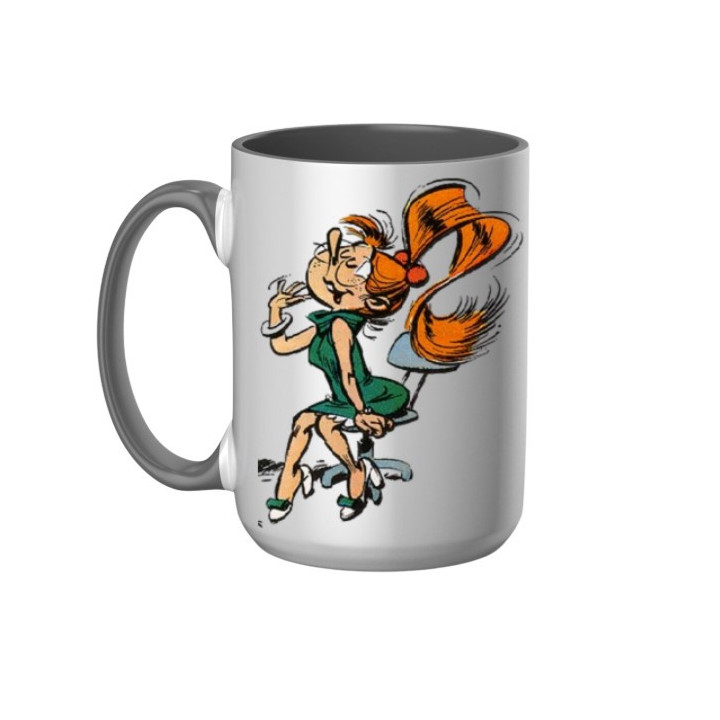 Mug Mademoiselle Jeanne sur sa chaise de bureau en céramique